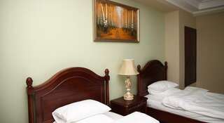Гостиница Столица Гатчина Двухместный стандартный номер с 2 отдельными кроватями-7