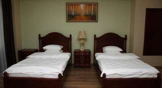 Гостиница Столица Гатчина Двухместный стандартный номер с 2 отдельными кроватями-1
